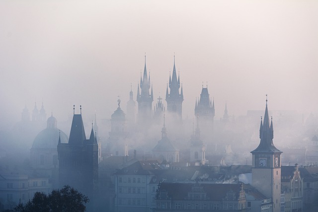 Poskytneme vám odpovědi! Odhalení snáře pád ze střechy v češtině s tajnými významy snů
