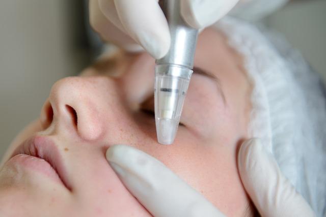 Zlepšení sebehodnocení a sebeporozumění prostřednictvím výkladu snů pomocí snáře rak